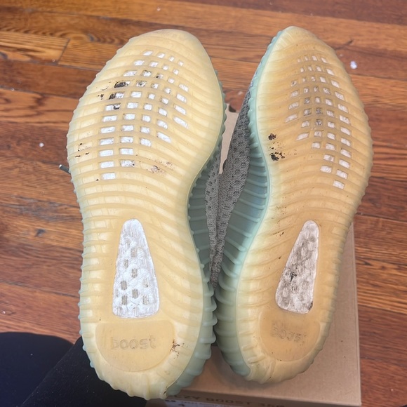 Yeezy Boost 750 V2 Desert Sage - Picture 5 of 7